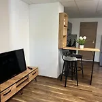 Laura V Centre